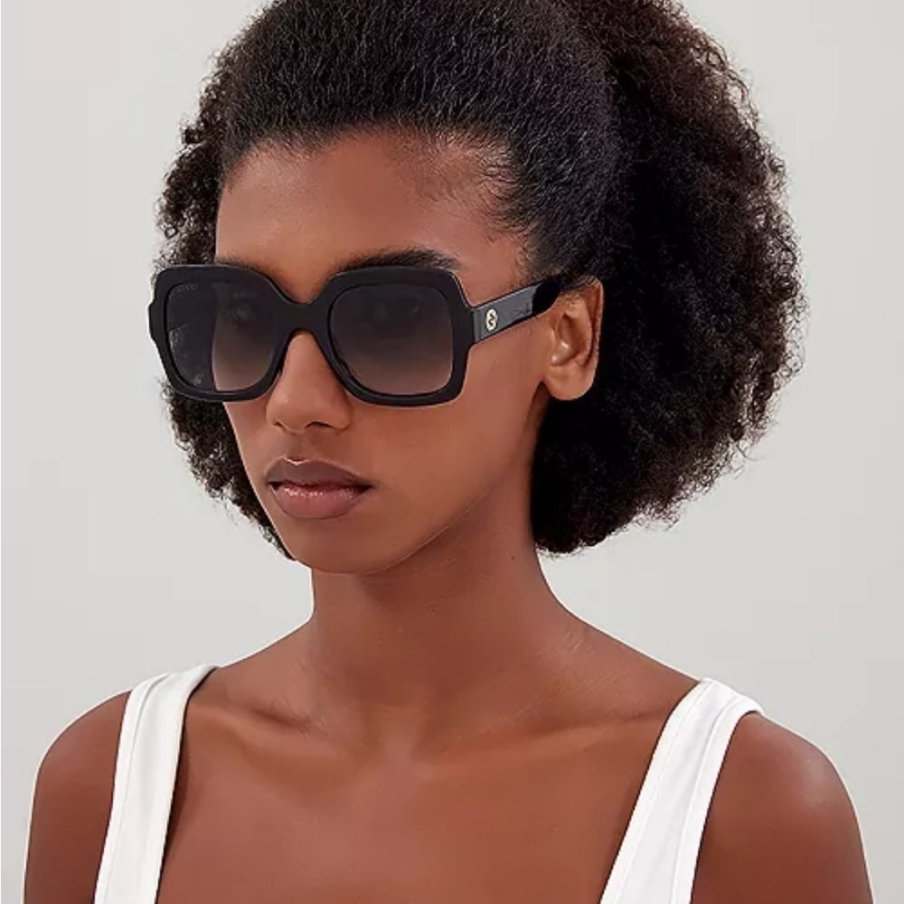 Gucci Black Minimal Square Sunglasses w/Logo